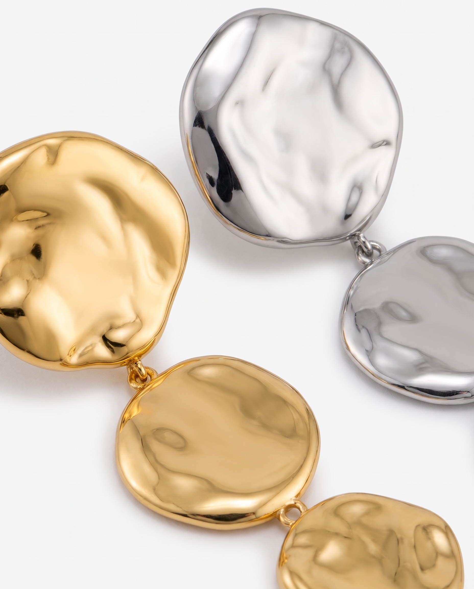 Emani - Hammered disc drop earrings - Stainless steel