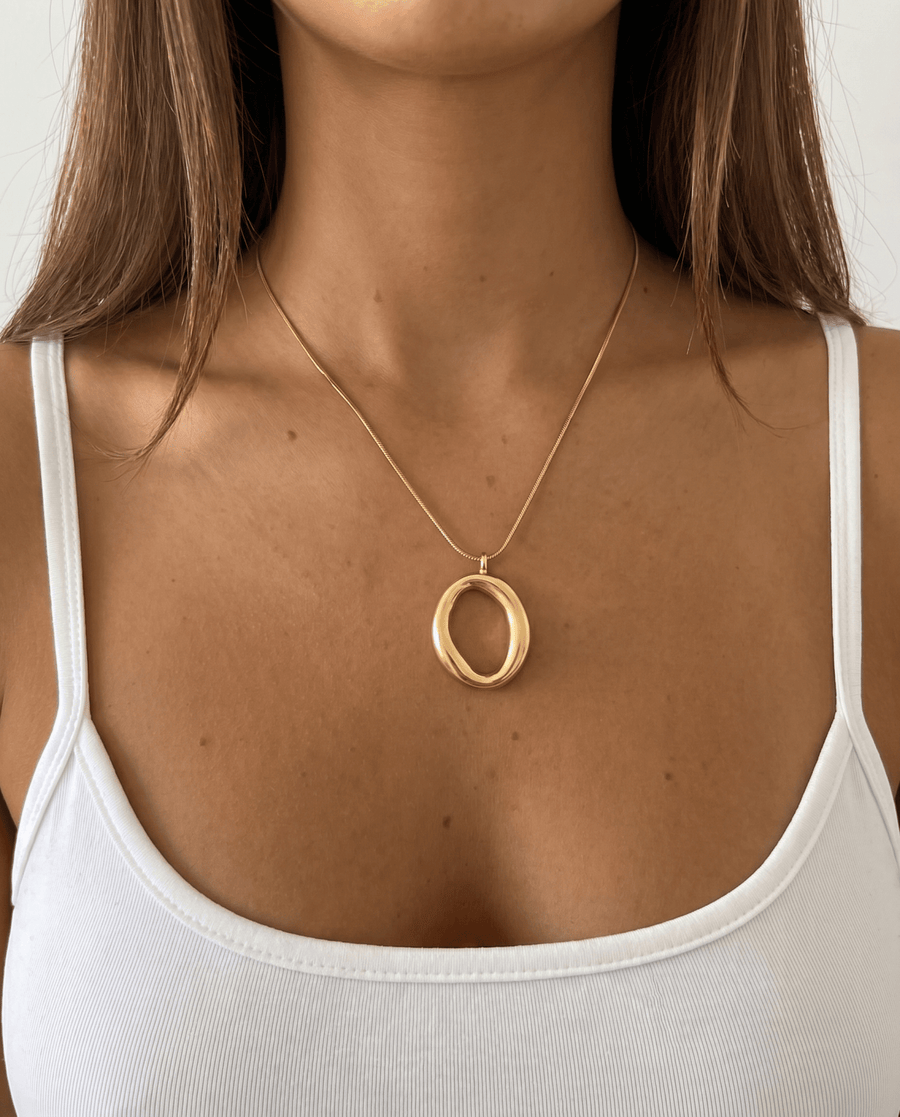 Olivia - Open circle pendant necklace - Stainless steel